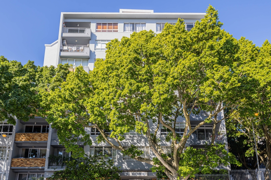 To Let 2 Bedroom Property for Rent in Green Point Western Cape